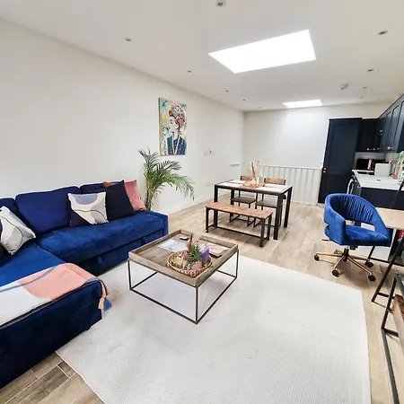 Appartement Bright 1-Bed Flat Near Fulham Broadway Station With Free Wifi And Netflix à Londres Extérieur photo