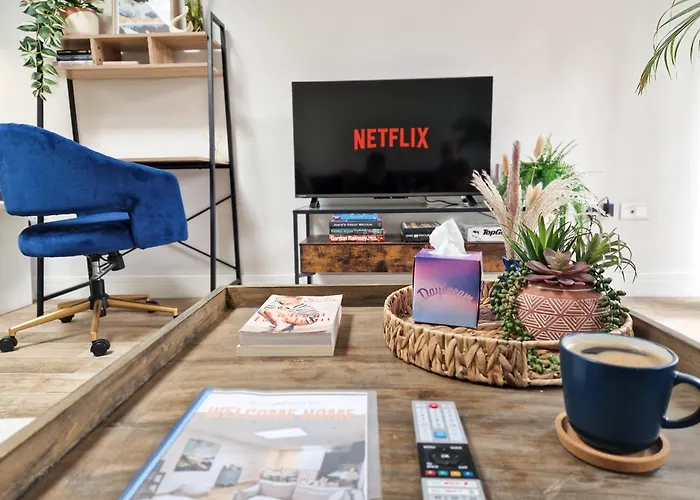 Bright 1-Bed Flat Near Fulham Broadway Station With Free Wifi And Netflix